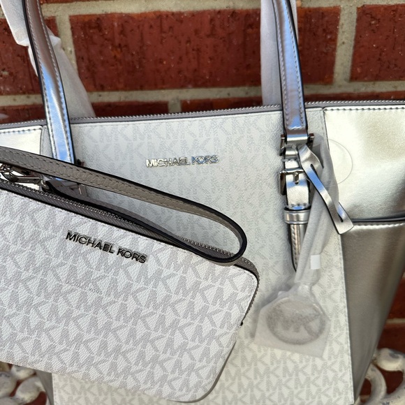 Michael Kors Silver and White Tote Bag Set - Picture 2 of 12